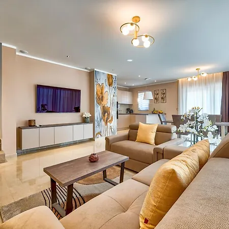 Astrid***** Villa Labin (Istria)