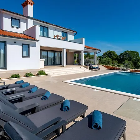Villa Astrid***** *