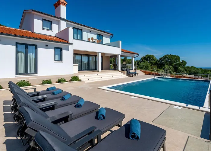 Villa Astrid***** *